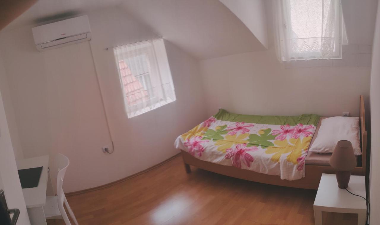 Adriana Downtown Guesthouse Сплит Экстерьер фото