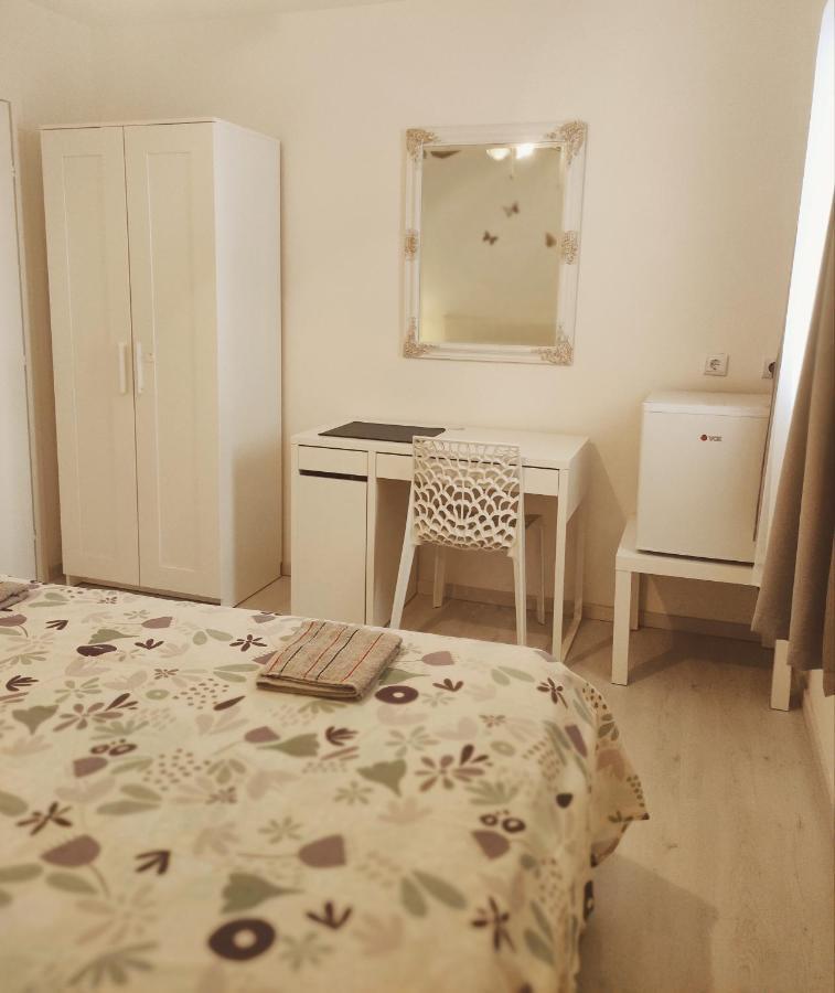 Adriana Downtown Guesthouse Сплит Экстерьер фото