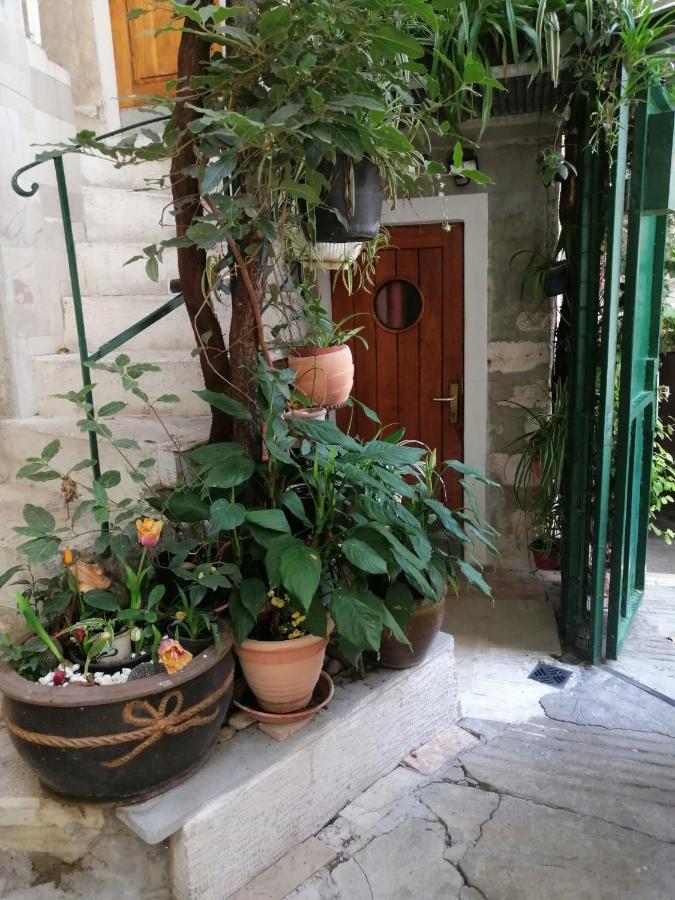Adriana Downtown Guesthouse Сплит Экстерьер фото